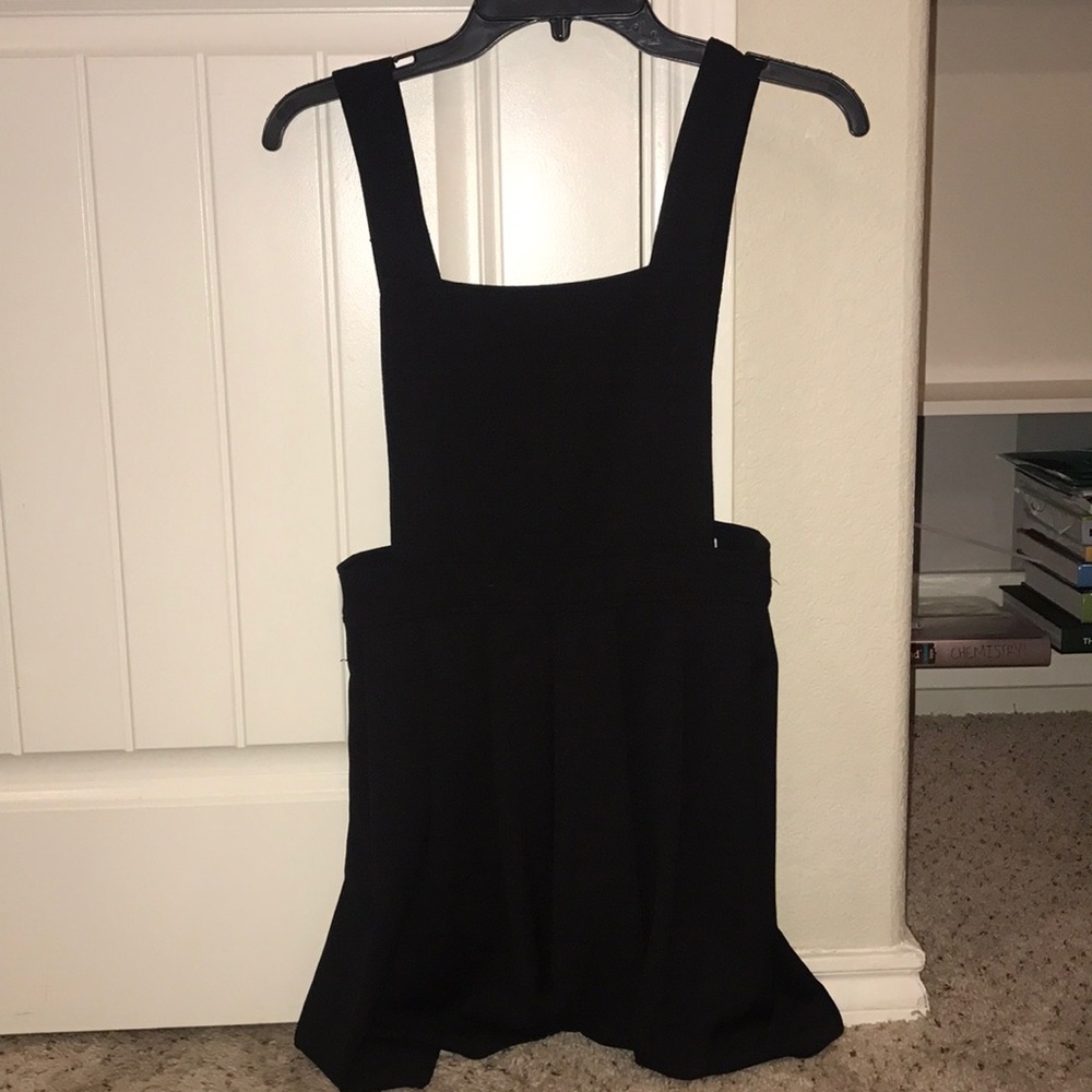 BLACK PLEATED OVERALL DRESS